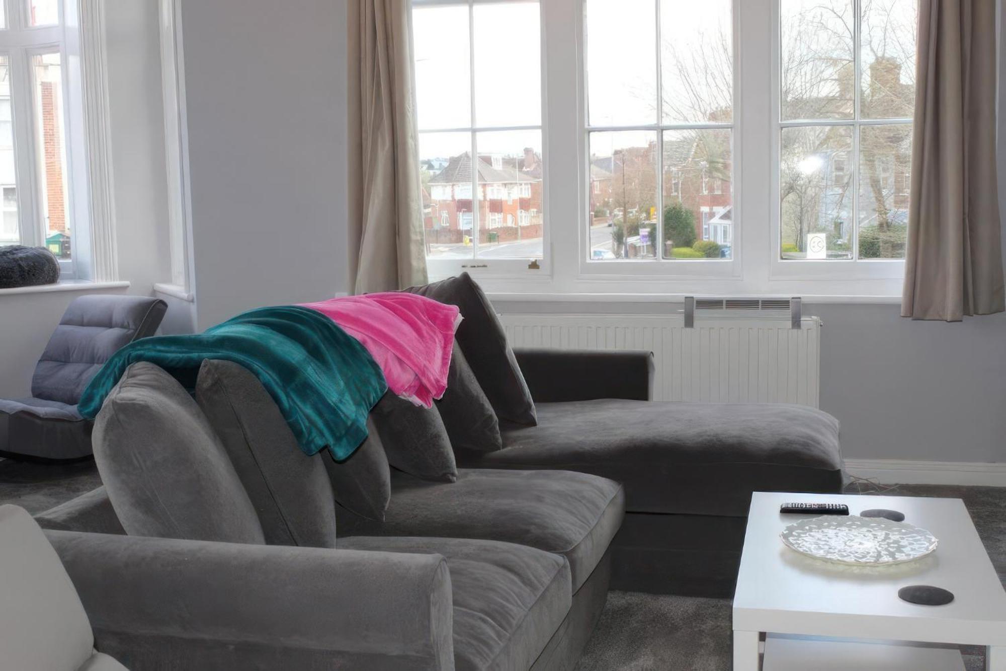 Lovely 2 Bed 2 Bath Flat With Free Parking Poole Extérieur photo