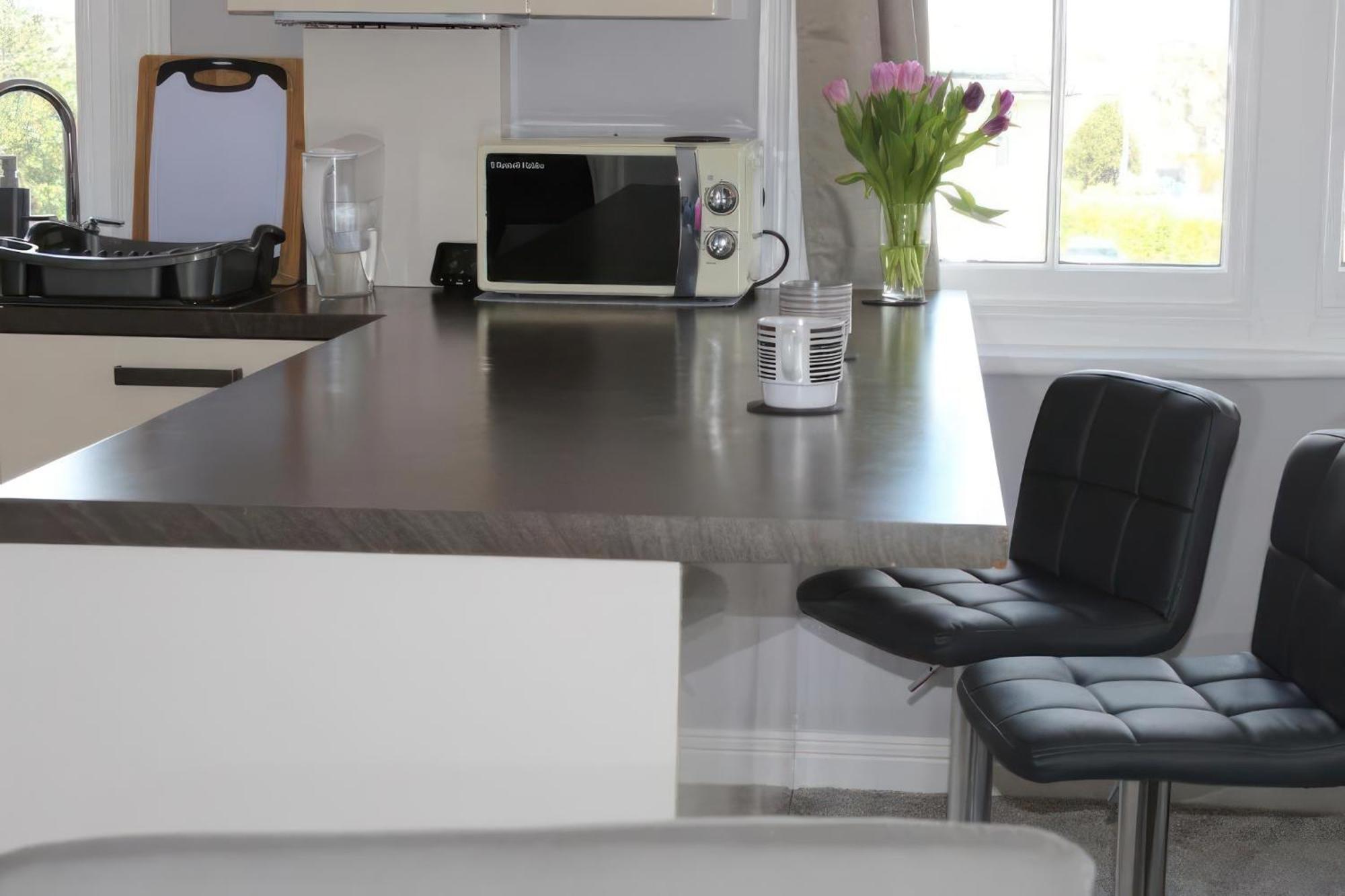 Lovely 2 Bed 2 Bath Flat With Free Parking Poole Extérieur photo
