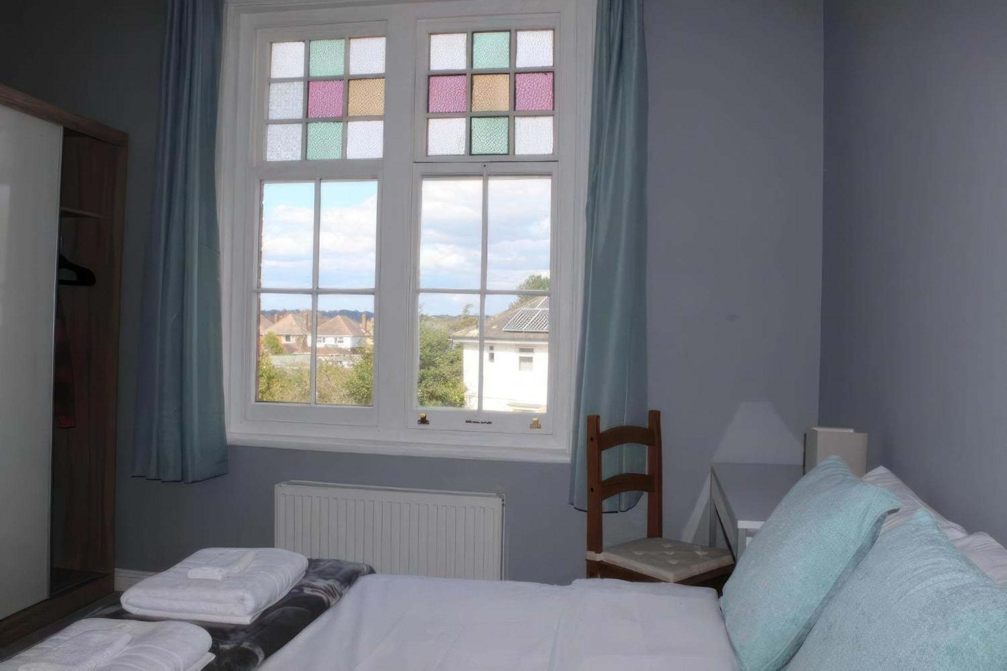 Lovely 2 Bed 2 Bath Flat With Free Parking Poole Extérieur photo