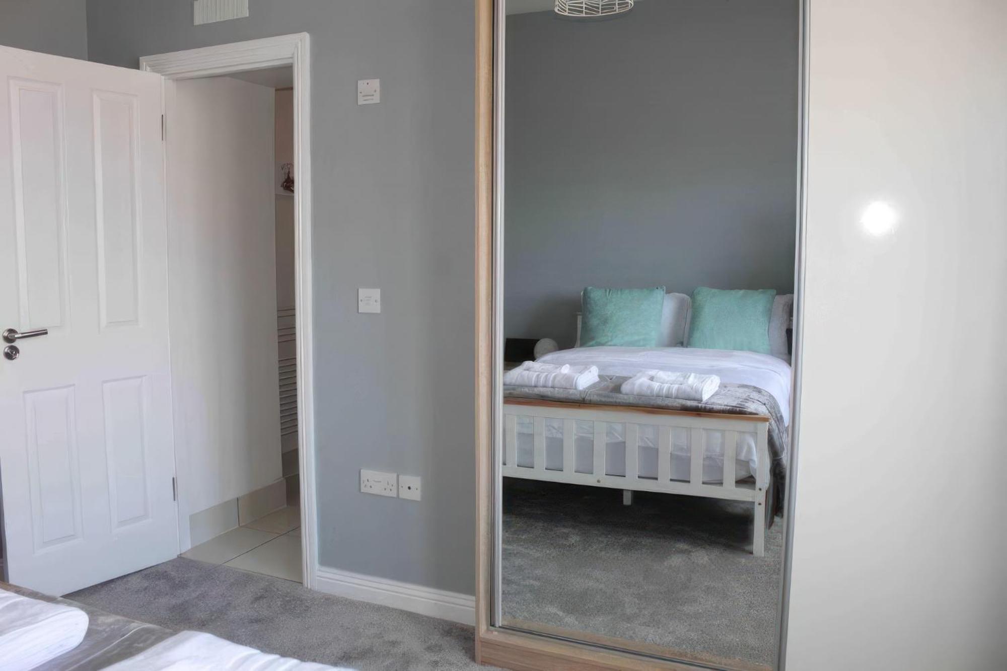 Lovely 2 Bed 2 Bath Flat With Free Parking Poole Extérieur photo