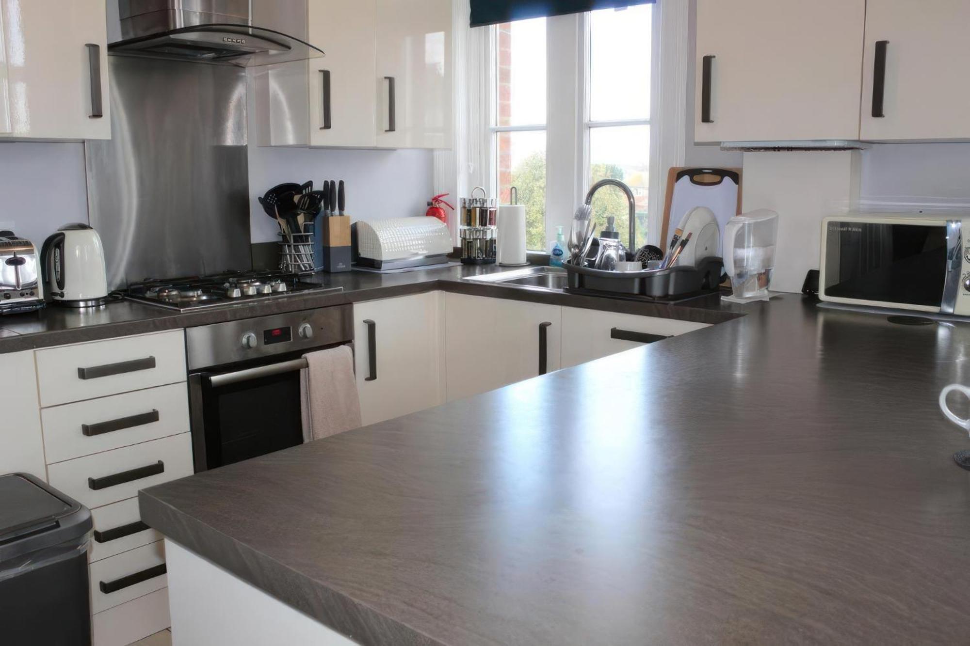 Lovely 2 Bed 2 Bath Flat With Free Parking Poole Extérieur photo
