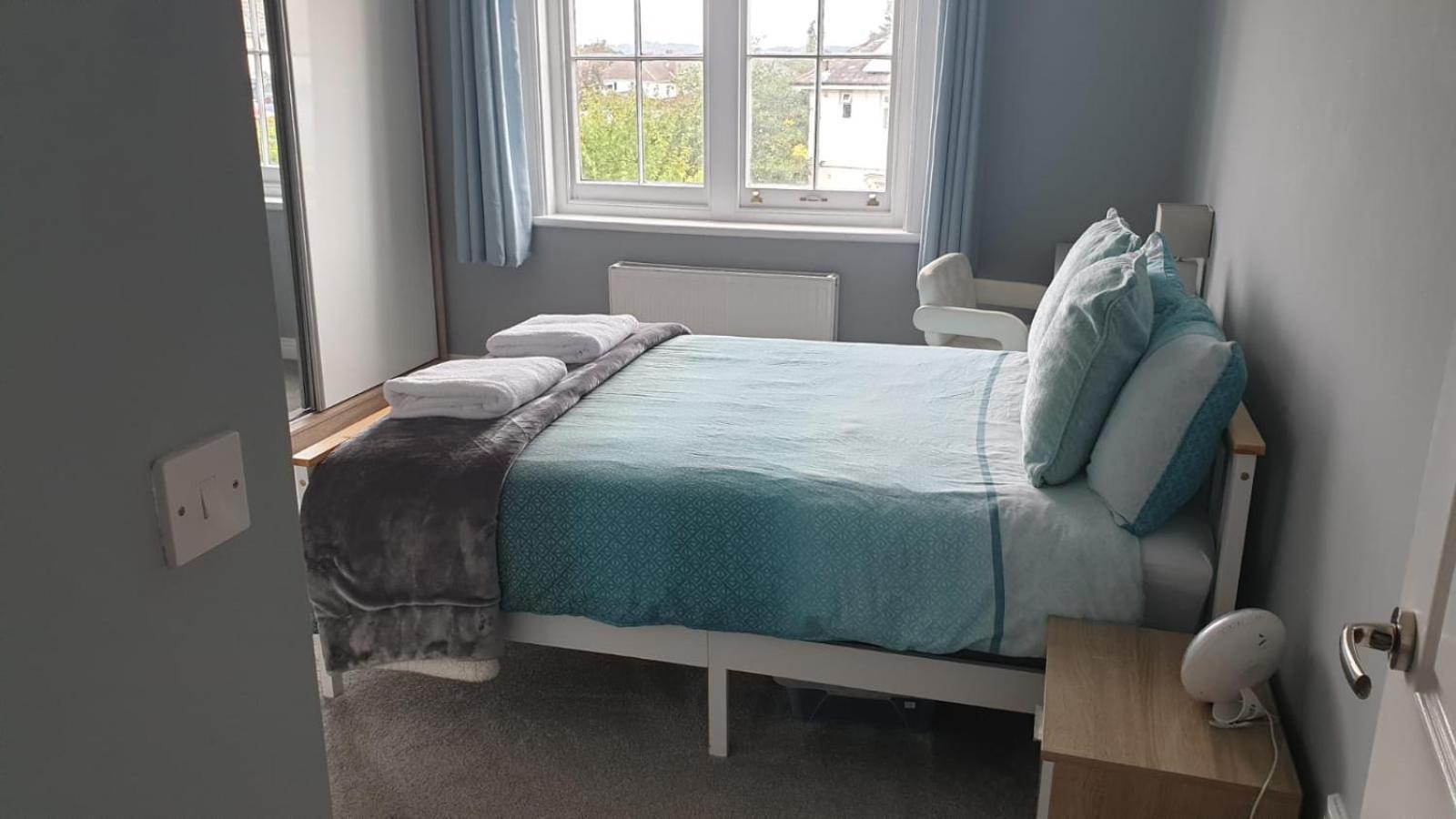 Lovely 2 Bed 2 Bath Flat With Free Parking Poole Extérieur photo